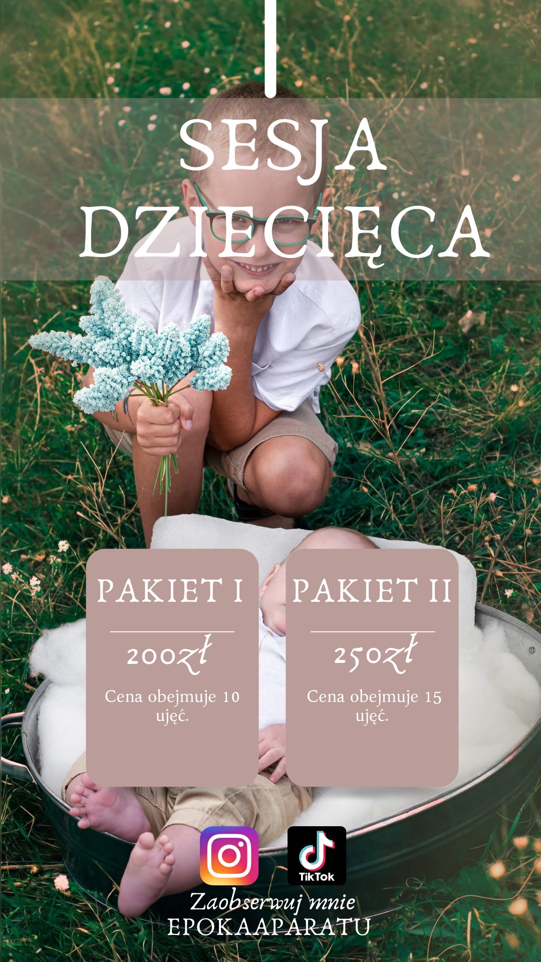 Grafika reklamowa sesji dziecięcej z dwoma pakietami cenowymi, przedstawiająca uśmiechniętego starszego chłopca trzymającego bukiet i niemowlę leżące w metalowej balii wypełnionej watą na tle...