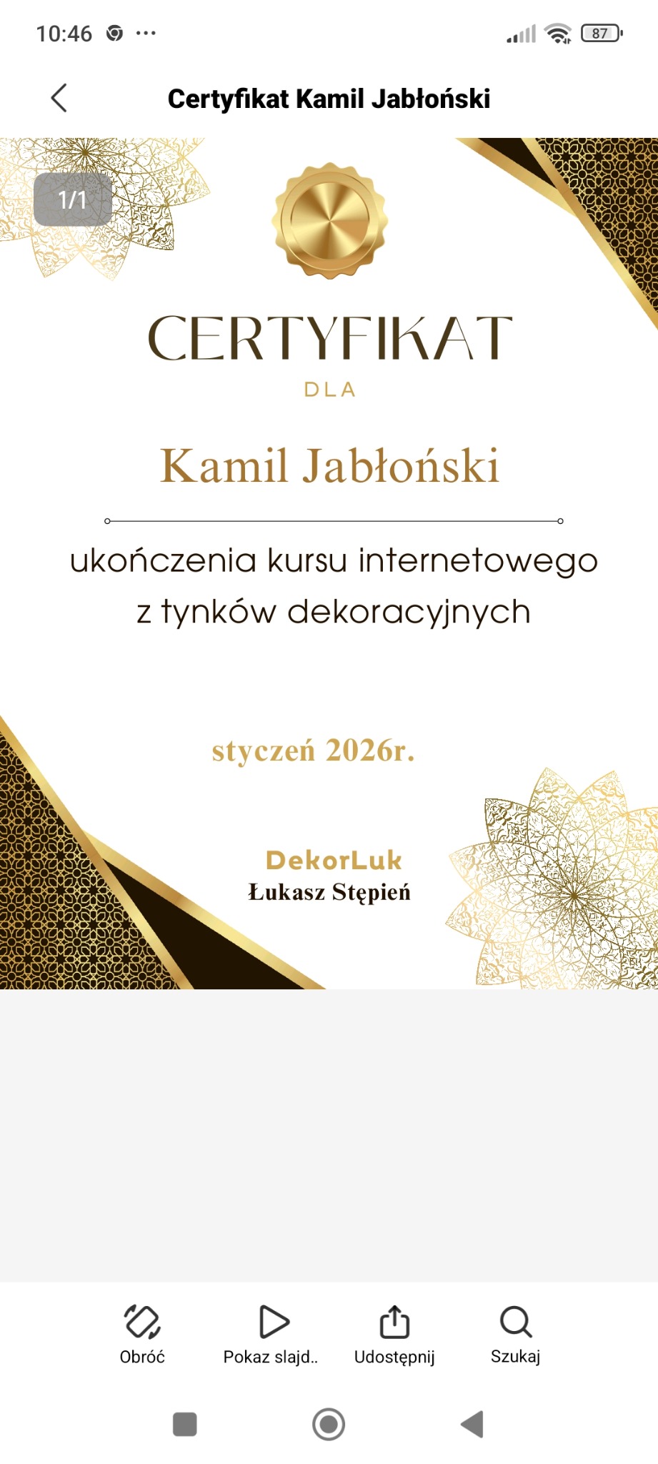 Elegancki certyfikat ukończenia kursu z tynków dekoracyjnych dla Kamila Jabłońskiego, wydany przez DekorLuk Łukasza Stępnia, ważny od stycznia 2026.