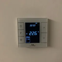 termostat połączony z autamatyką budynkową FIBARO