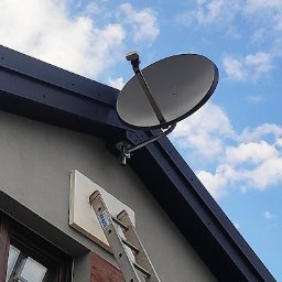 Montaż anten satelitarnych Kraków instalacja anteny satelitarne ustawianie satelity serwis cena naprawa regulacja strojenie firma usługi w Krakowie montażysta instalator serwisant. 