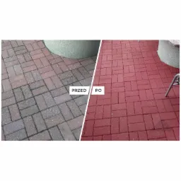 Porównanie kostki brukowej przed i po czyszczeniu; lewa strona zabrudzona, prawa strona czysta i czerwona.
