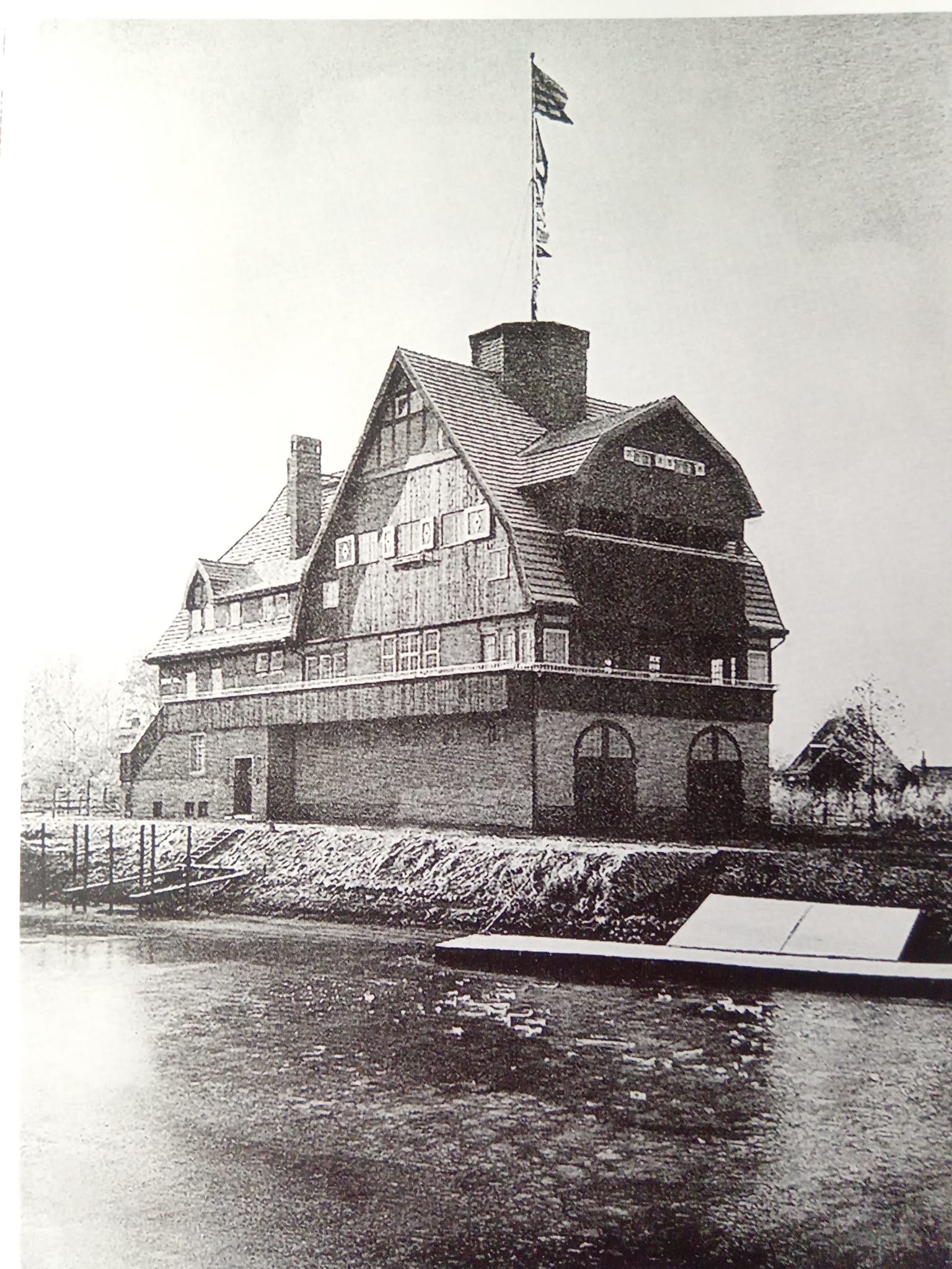 rewitalizacja budynku zabytkowego RUDERKLUBHAUS Brandenburg an der Havel