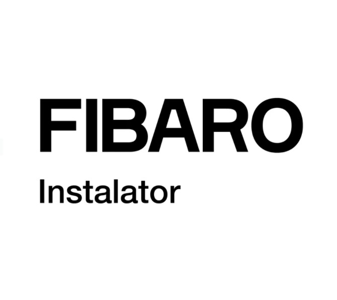 Logo firmy Fibaro Instalator z czarnym napisem na białym tle.