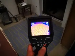 Remontowany dom w Kłodzku. Folie i maty grzewcze Samurio