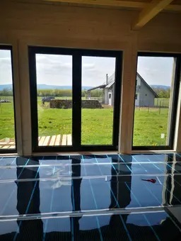 Dom w Jaworku. Folia i mata grzewcza 71m2, 1 dzień roboczy