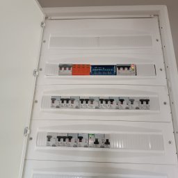 AM Elektro - Rewelacyjne Instalowanie Domofonów Myślenice