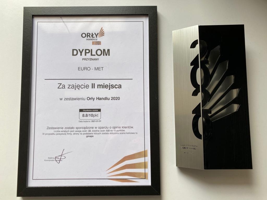 Dyplom Orły Handlu 2020 dla firmy EURO-MET za zajęcie II miejsca oraz statuetka konkursu, na białym tle.