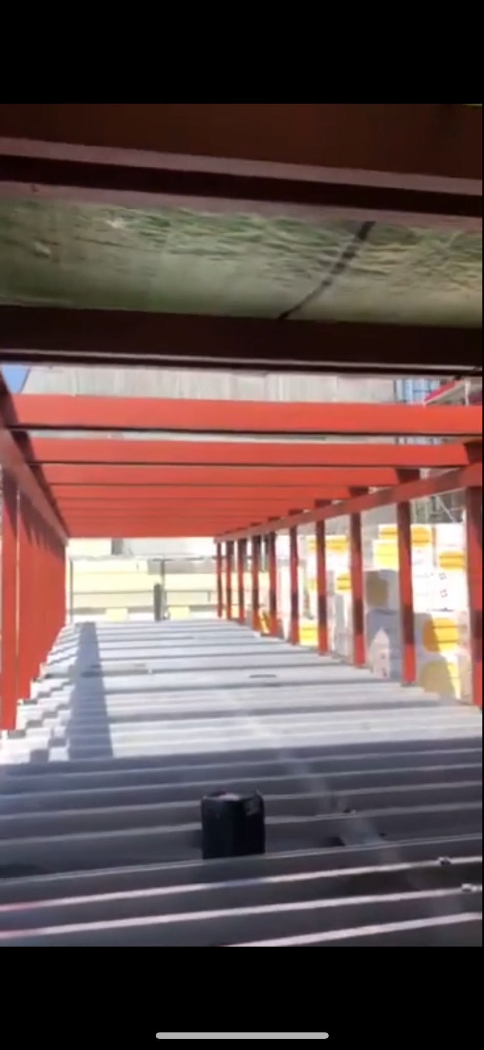 Budowa tarasu i pergoli na dachu biurowca-Zurych