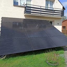 Instalacja fotowoltaiczna na gruncie z paneli Full Black