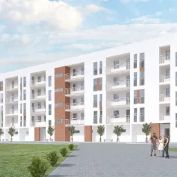 Wizualizacja budynku wielorodzinnego z balkonami, wykończonego białą elewacją i elementami z cegły, z zielonym trawnikiem i chodnikiem z kostki brukowej, na tle błękitnego nieba z chmurami.