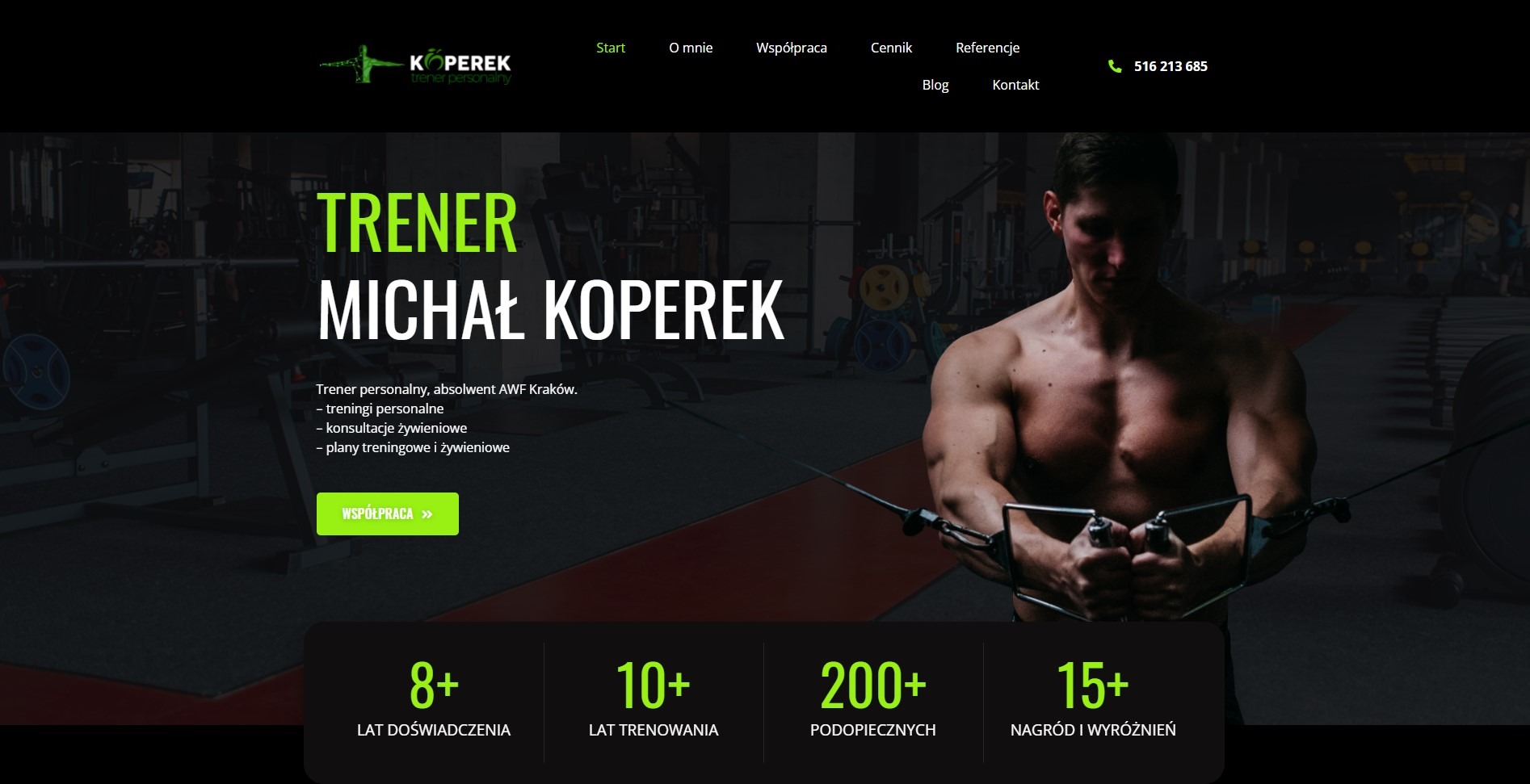 Strona internetowa trenera personalnego Michała Koperka z elementami graficznymi i zdjęciem sylwetki trenera podczas ćwiczeń na siłowni.