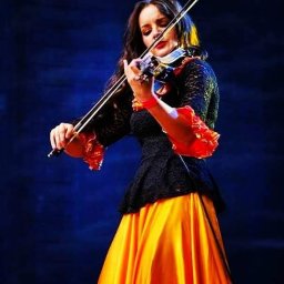 Wykonuję również muzykę cygańską, współpracuję z zespołem cygańskim