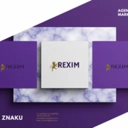 Księga znaku marki Rexim na marmurowym tle, z fioletowymi akcentami i logo ze złotym lwem.