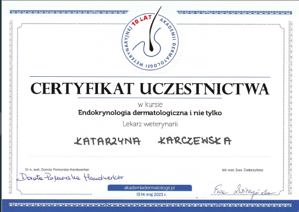 Certyfikat uczestnictwa w kursie z endokrynologii dermatologicznej dla lekarza weterynarii, wystawiony na Katarzynę Karczewską przez Akademię Dermatologii Weterynaryjnej.