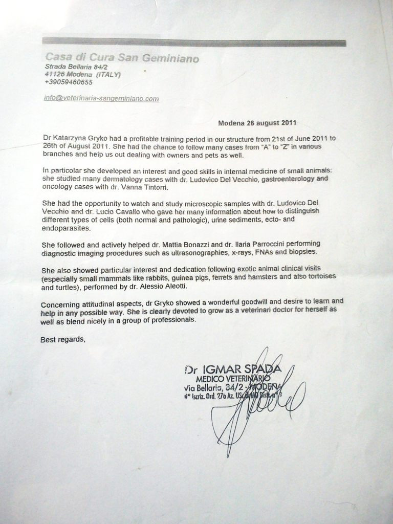 Skan referencji z kliniki weterynaryjnej Casa di Cura San Geminiano w Modenie, Włochy, datowany na 26 sierpnia 2011 r., z podpisem Dr. Igmara Spady.