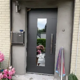 Realizacja Dortmund, Niemcy. Drzwi panelowe Aluprof.