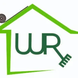 Grafika przedstawia stylizowane logo firmy: zielony kontur domu z rolką darni na dachu, wewnątrz litery 'UR' oraz grabie, również w kolorze zielonym.