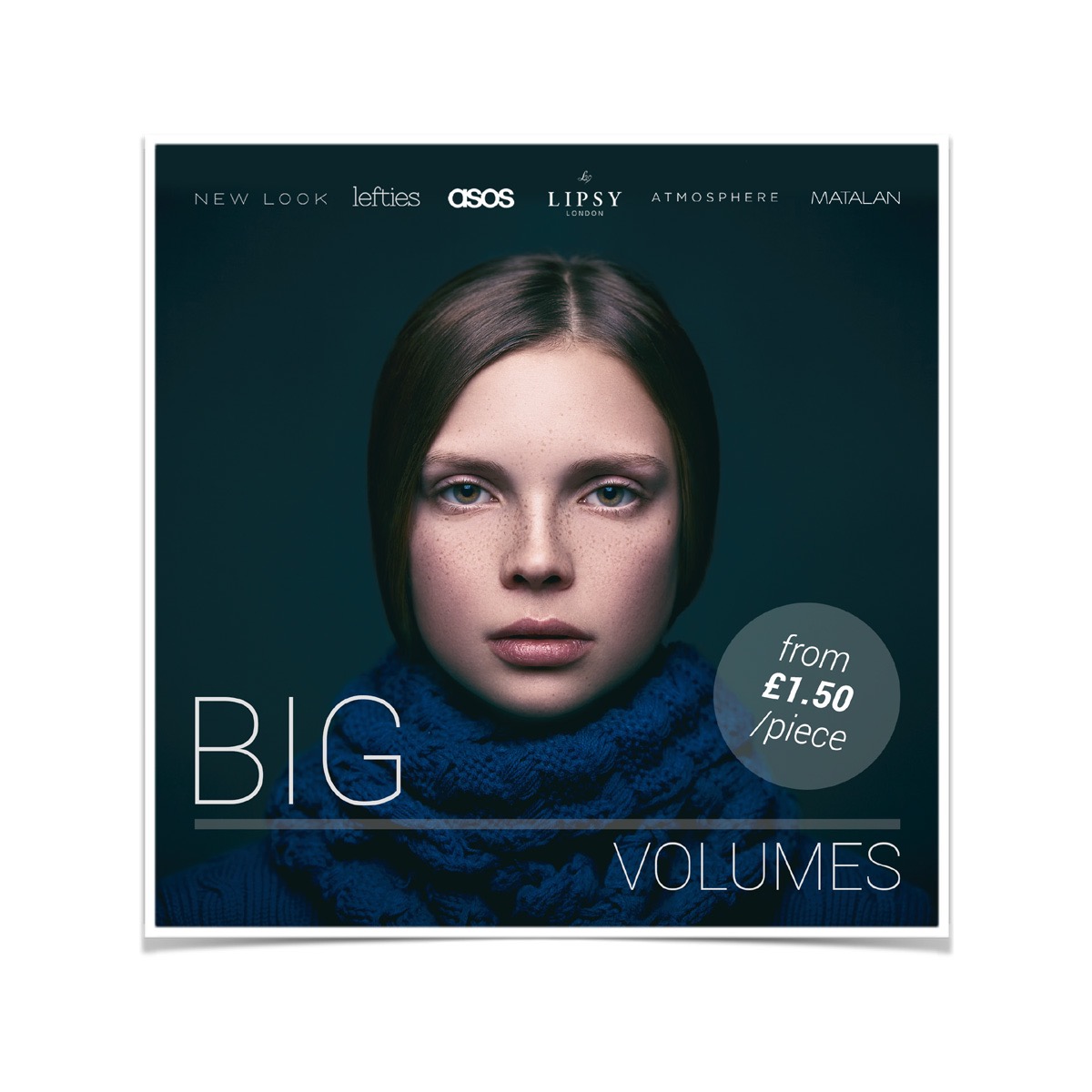 Reklama z portretem kobiety w niebieskim szaliku, otoczona logotypami marek odzieżowych i informacją o cenie za sztukę.