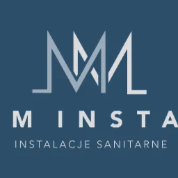 Logo firmy MM Instal z nazwą i hasłem 'Instalacje Sanitarne' na ciemnoniebieskim tle.