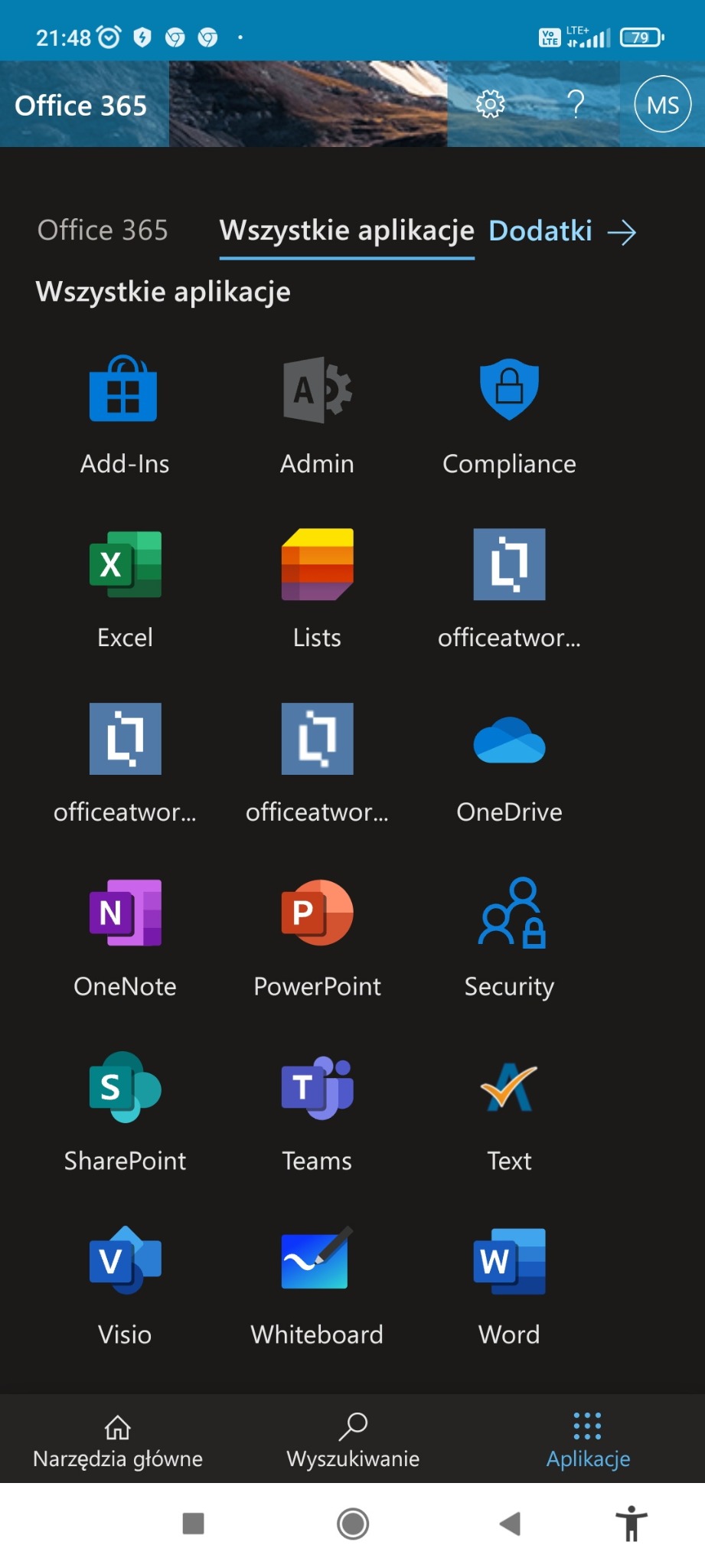 Ekran smartfona prezentujący listę aplikacji Office 365, w tym Excel, Word, PowerPoint, OneDrive i Teams.