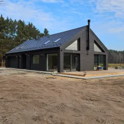 Fasada wykonana z cegły klinkierowej