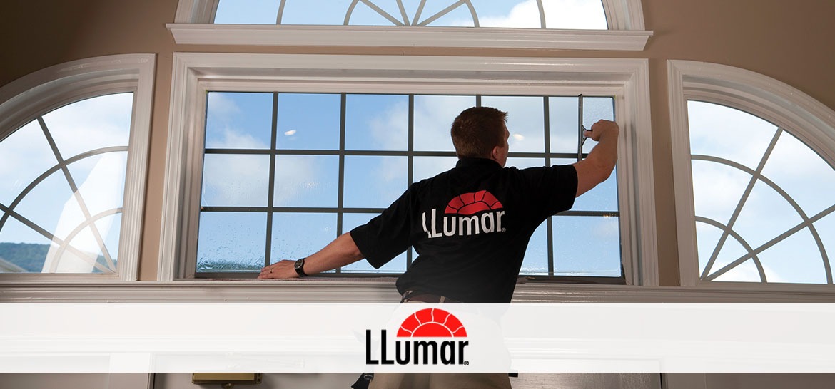 Oferujemy usługi z zakresu montażu folii okiennych na budynkach (przeciwsłonecznych, ochronnych i matowych).