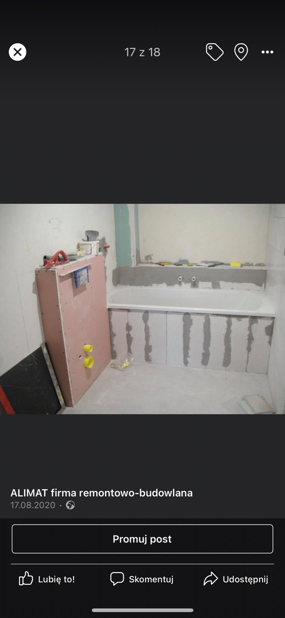 Łazienka w trakcie remontu: zabudowa stelaża WC z płyty karton gips, przygotowanie ścian pod glazurę, zamontowana wanna.