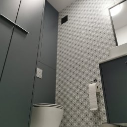 Realizacja łazienki wraz z białym montażem w m. Łochowo. 
