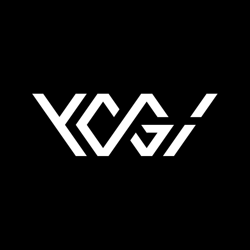 Minimalistyczne logo 'YCGI' w bieli na czarnym tle. Geometryczne litery tworzą spójny, nowoczesny znak graficzny.