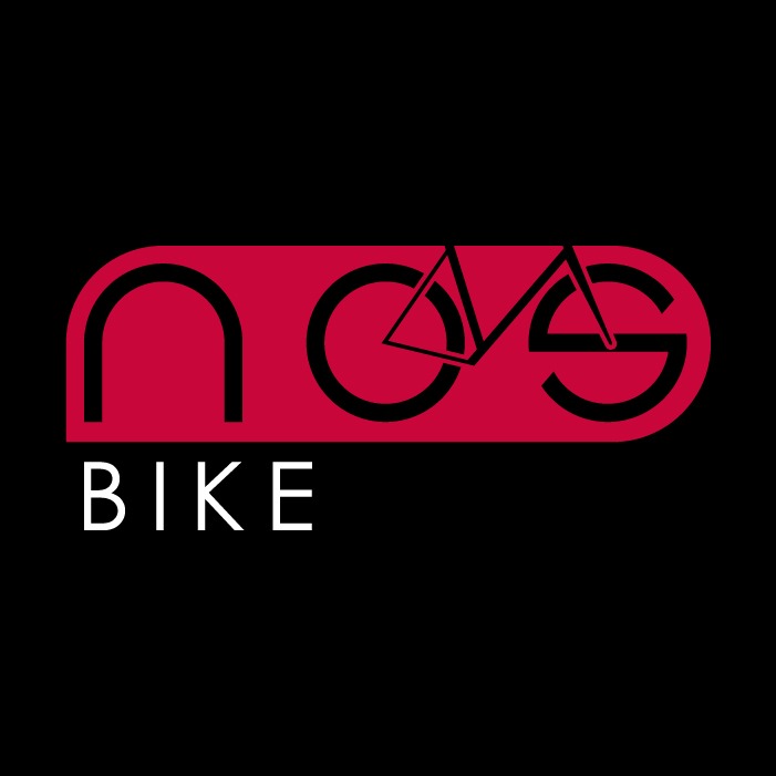 Logo firmy rowerowej: stylizowany napis 'NOS BIKE' z elementem roweru wkomponowanym w literę 'O', czerwony prostokąt z zaokrąglonymi rogami na czarnym tle.
