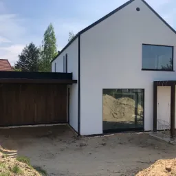 Wybrane realizacje domów modułowych w technologii szkieletowej