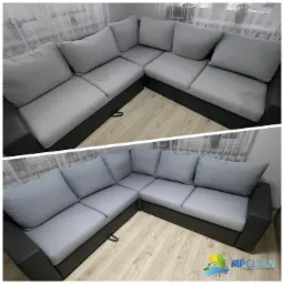 Porównanie narożnika przed i po czyszczeniu: widoczne plamy na jasnoszarej tapicerce przed zabiegiem, narożnik odświeżony po czyszczeniu, logo firmy w prawym dolnym rogu.