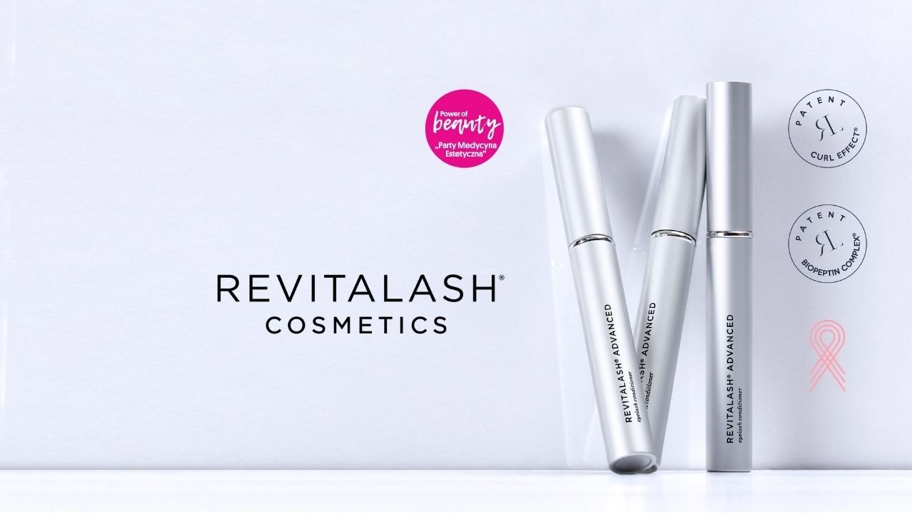 Trzy srebrne tubki odżywki do rzęs Revitalash Advanced na białym tle z logo firmy i oznaczeniami patentowymi.