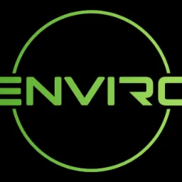 Zielone logo firmy Enviro z futurystyczną czcionką, umieszczone w okręgu na czarnym tle.