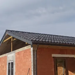 Craton Titania wraz z obr&oacute;bka desek doczołowych blachą.