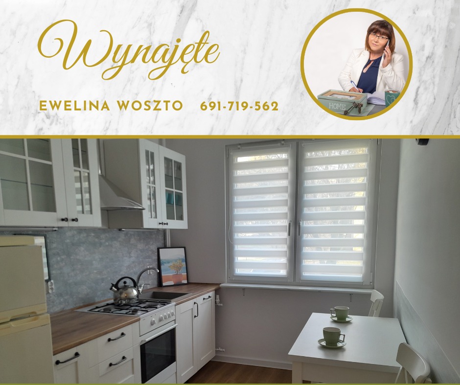 Jasna kuchnia z oknem i stołem dla dwojga, nad napisem 'Wynajęte' i danymi kontaktowymi agenta. Marmurowe tło, ciepłe oświetlenie.