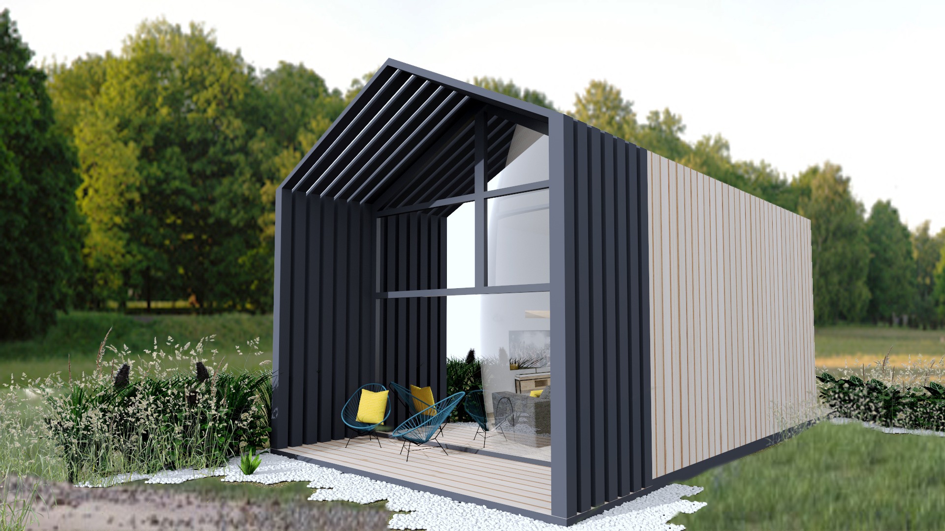 Nowoczesny, minimalistyczny domek z czarną, żebrowaną elewacją i jasnym drewnem, z dużym oknem, przez które widać wnętrze z szarą sofą i żółtymi poduszkami, na drewnianym tarasie z turkusowymi...