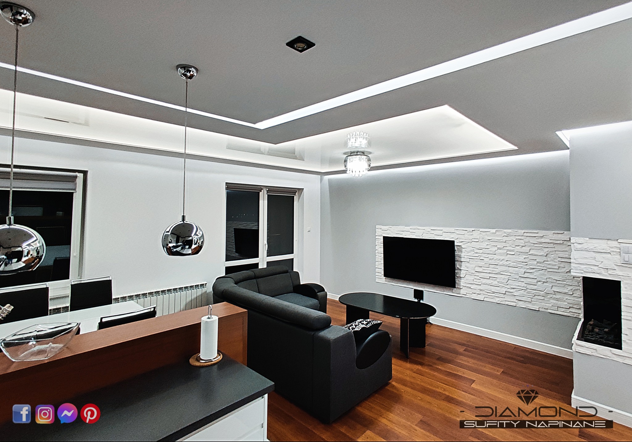 Sufit napinany biały połysk, podświetlana cała powierzchnia