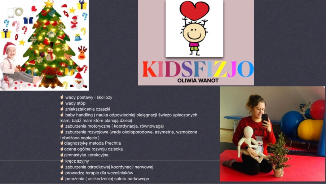 Kobieta w świątecznym swetrze robi selfie trzymając manekina i małą choinkę na czerwonej macie, w tle piłki rehabilitacyjne i kozetka