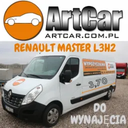Biały samochód dostawczy Renault Master L3H2 z napisem 'WYPOŻYCZALNIA' i logo firmy ArtCar na tle szarej nawierzchni.