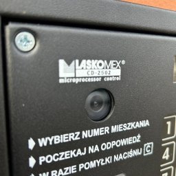 Panel zewnętrzny Laskomex z kamerą.