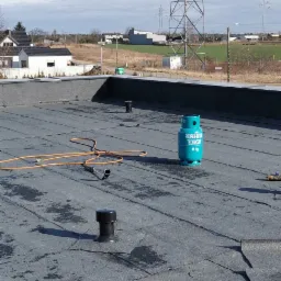 Obróbki blacharskie ogniomuru i papa termozgrzewalna