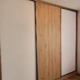 Szafa pani Renaty biała alaska vl plus dąb artisan .