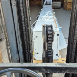 Montaż chłodnicy w chłodnicy na owoce