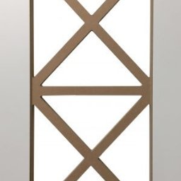 E-Kuchnia Tomasz Koszycki - Rama drzwi przesuwnych z dekoracyjnym krzyżowym wzorem, surowy materiał, przygotowana do montażu.