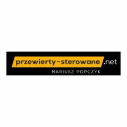 Logo firmy z nazwą domeny 'przewierty-sterowane.net' i imieniem oraz nazwiskiem 'MARIUSZ POPCZYK' na czarnym tle z żółtym akcentem.