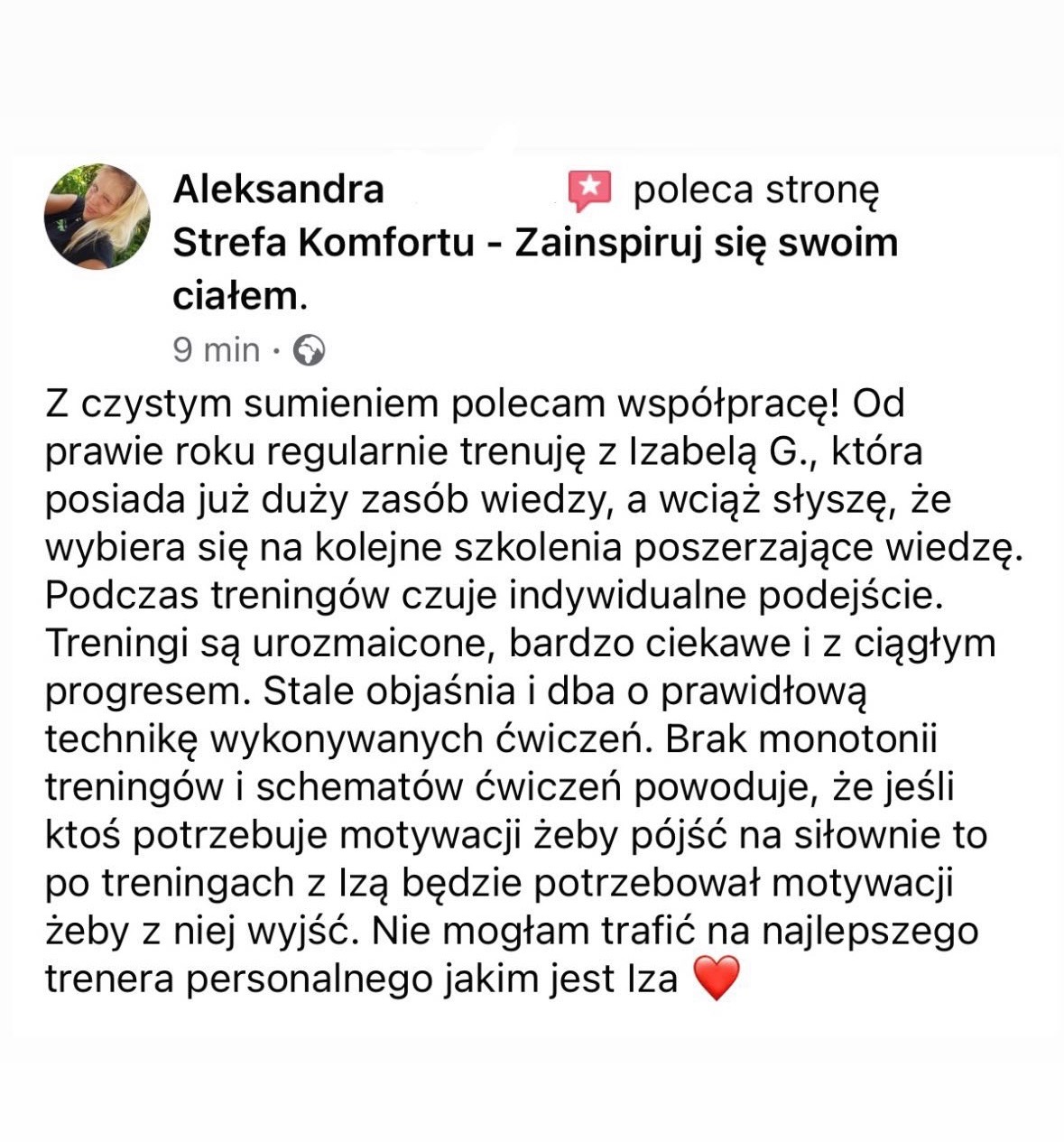 Tekst rekomendacji online z profilem osoby polecającej treningi personalne, podkreślający indywidualne podejście i motywację.