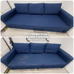 Zdjęcie przedstawia sofę z granatową tapicerką w dwóch ujęciach: górne po czyszczeniu, dolne przed czyszczeniem, ukazujące różnicę w wyglądzie.