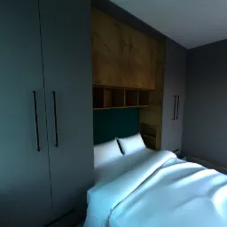 Nowoczesna sypialnia z zabudową meblową: szare szafy z długimi, pionowymi uchwytami, drewniane szafki wiszące nad łóżkiem z zielonym zagłówkiem, biała pościel. Widoczny fragment podłogi i ściany...