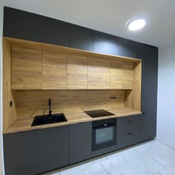 Tomasz Świder - Układanie Paneli Wrocław